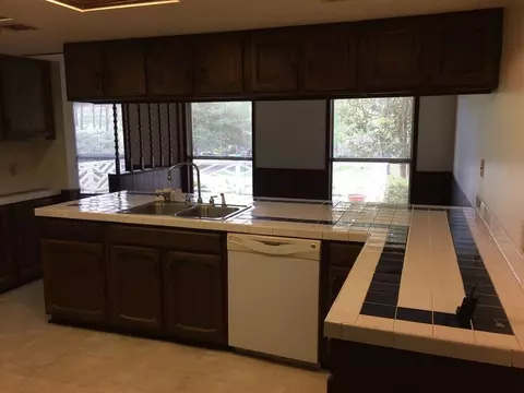 305 Lakeside Dr, Brandon, MS 39047 photo 4