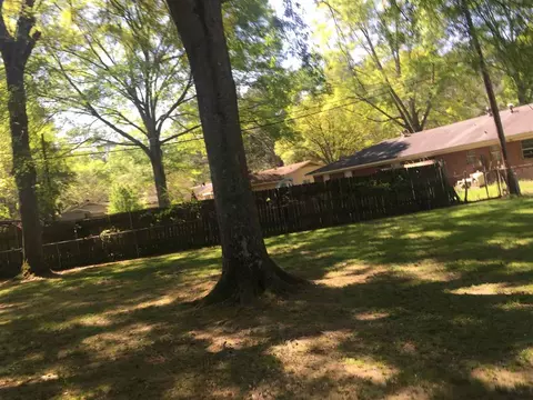 915 Briarfield Rd, Jackson, MS 39211 photo 8