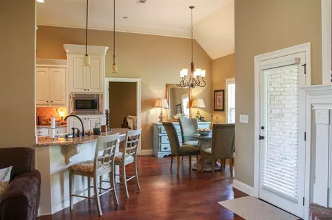 402 Julee Cir, Brandon, MS 39042 photo 5