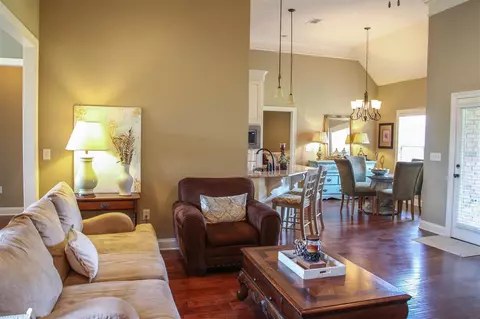 402 Julee Cir, Brandon, MS 39042 photo 14