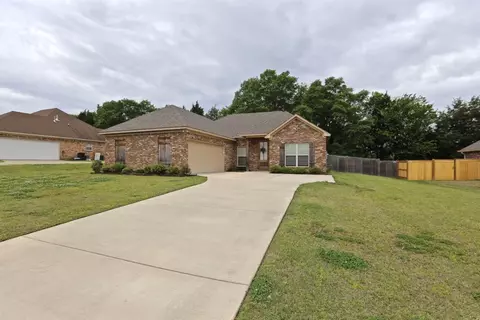 231 Brigade Ave, Canton, MS 39046 photo 1