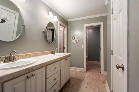 308 Swallow Dr, Brandon, MS 39047 photo 9