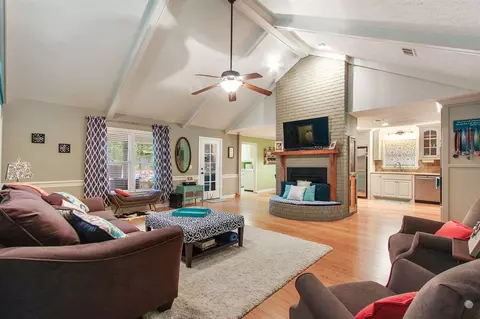 308 Swallow Dr, Brandon, MS 39047 photo 2