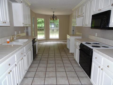 416 Brenmar St, Brandon, MS 39042 photo 3
