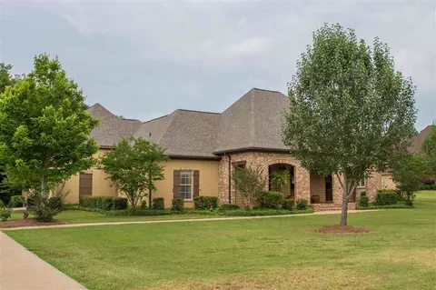 215 Allen Dr, Brandon, MS 39047 photo 1