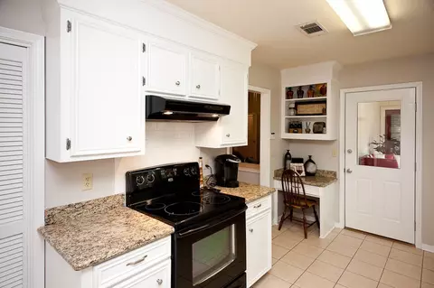 5845 Kristen Dr, Jackson, MS 39211 photo 14