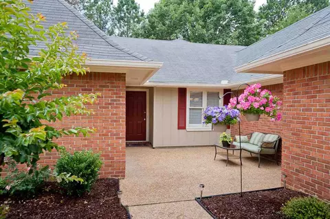 5845 Kristen Dr, Jackson, MS 39211 photo 2