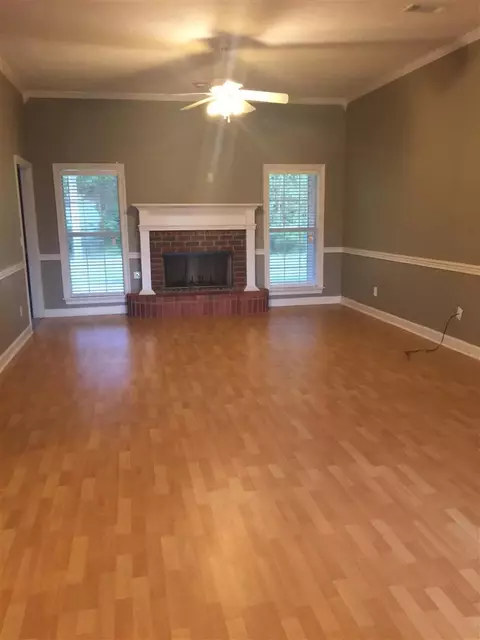 253 Charlene Dr, Byram, MS 39272 photo 3