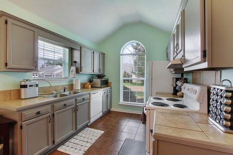243 Sunchase Dr, Brandon, MS 39042 photo 4