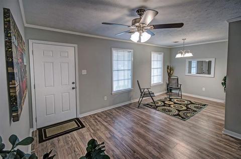 1221 Winnrose St, Jackson, MS 39211 photo 4
