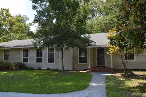 3805 Montrose Cir, Jackson, MS 39216 photo 1