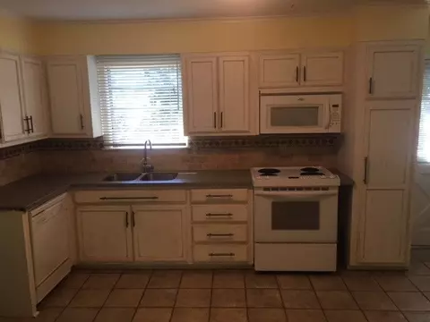 135 Chiswick Cir, Jackson, MS 39211 photo 3