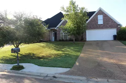 118 Apache Ct, Clinton, MS 39056 photo 2