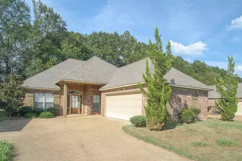 127 Stapleton Dr, Canton, MS 39046 photo 1