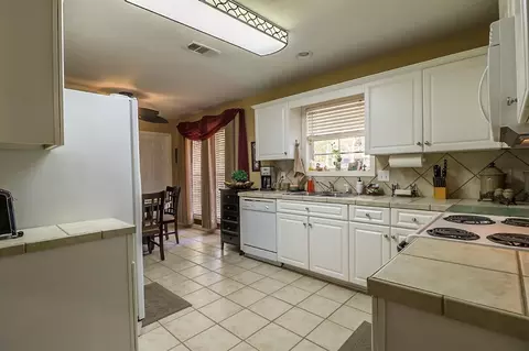 320 Longleaf Dr, Flowood, MS 39232 photo 3