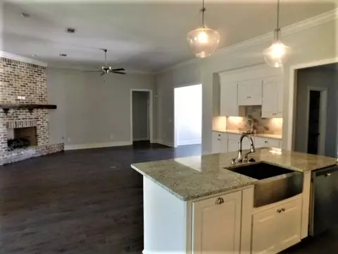 102 Catherine Dr, Clinton, MS 39056 photo 4