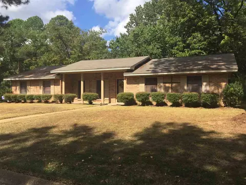 1122 Winnrose St, Jackson, MS 39211 photo 1