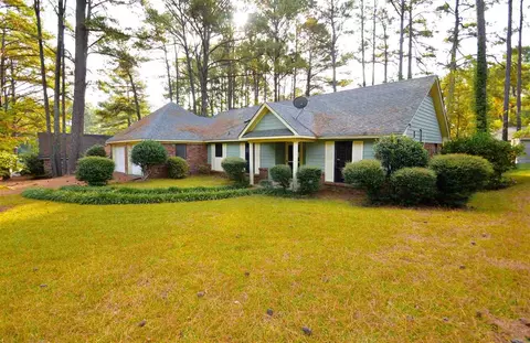 131 Baybury Ln, Jackson, MS 39212 photo 1