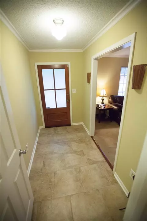 1255 Greenbriar St, Jackson, MS 39211 photo 3