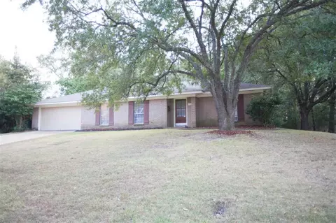 1255 Greenbriar St, Jackson, MS 39211 photo 1