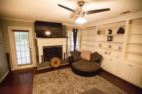 1255 Greenbriar St, Jackson, MS 39211 photo 5
