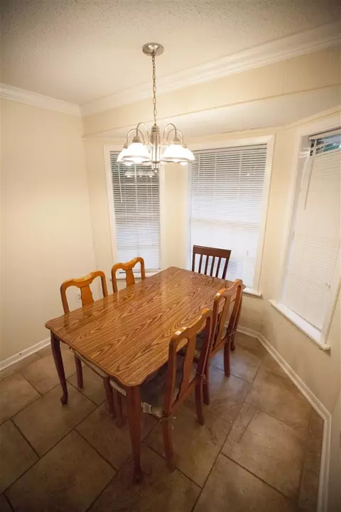 1255 Greenbriar St, Jackson, MS 39211 photo 8