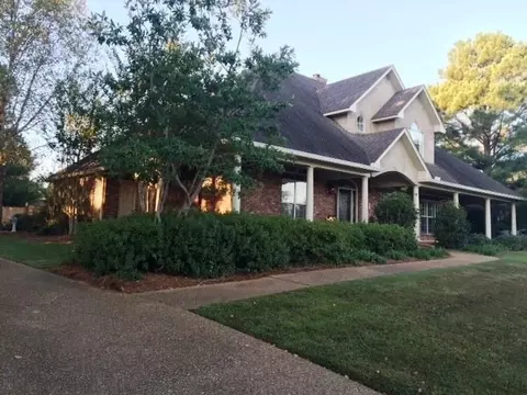215 Lake Cir, Madison, MS 39110 photo 1
