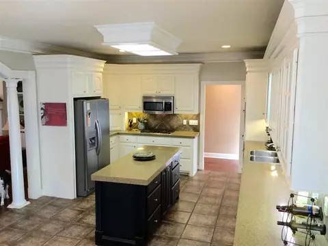 215 Lake Cir, Madison, MS 39110 photo 16