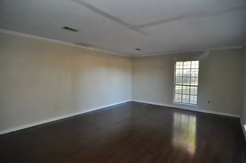 145 Glen Iris Pl, Jackson, MS 39204 photo 2