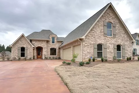 907 Poplar Dr, Brandon, MS 39042 photo 1