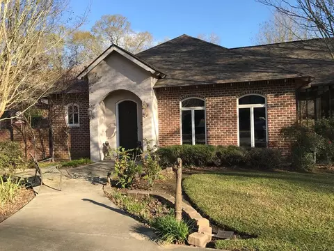 106 Grove Pl, Summit, MS 39666 photo 1