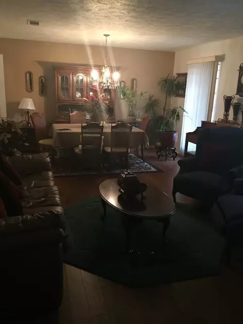 5245 Medhurst Pl, Jackson, MS 39206 photo 2