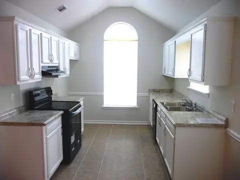 2047 Red Oak Dr, Brandon, MS 39042 photo 4