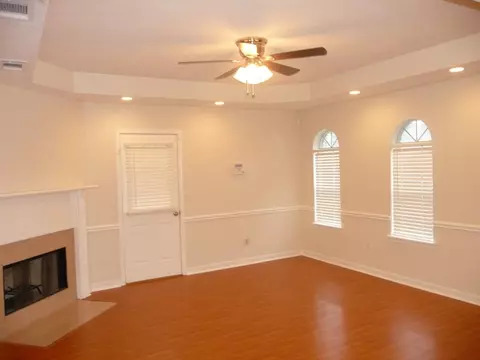 2047 Red Oak Dr, Brandon, MS 39042 photo 2