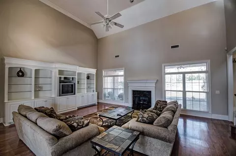 208 N Oak Cv, Terry, MS 39170 photo 2