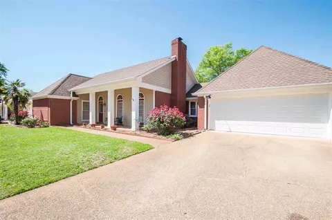 203 Cherry Dr, Brandon, MS 39042 photo 2