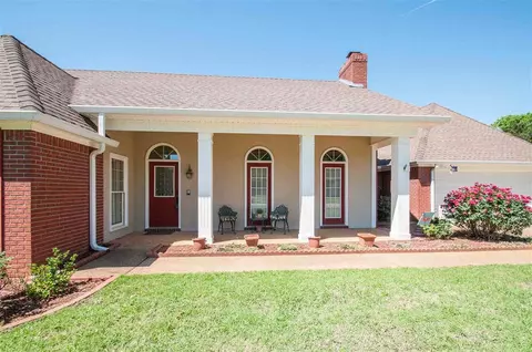 203 Cherry Dr, Brandon, MS 39042 photo 3