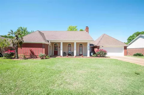 203 Cherry Dr, Brandon, MS 39042 photo 1