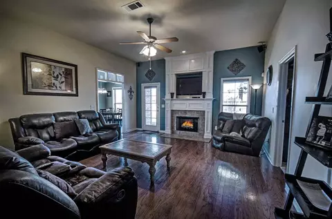 327 Fairview Dr, Brandon, MS 39047 photo 2