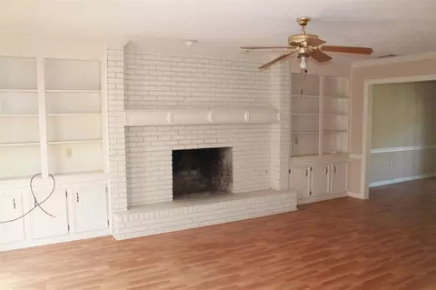 9 River Run Dr, Jackson, MS 39211 photo 2