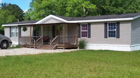 1049 Merle Dr, Mccomb, MS 39648 photo 1