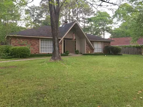 117 Lakeside Dr, Brandon, MS 39047 photo 1