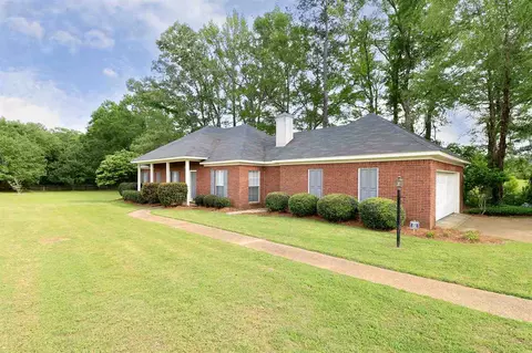 204 Devonport Cir, Raymond, MS 39154 photo 2