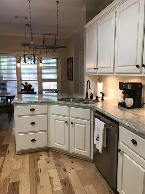 153 Pine Ridge Cir, Brandon, MS 39047 photo 16