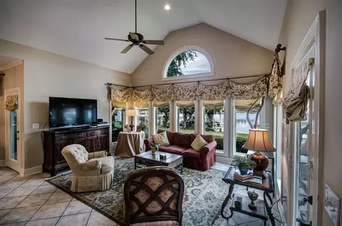 128 Peninsula Dr, Brandon, MS 39047 photo 9