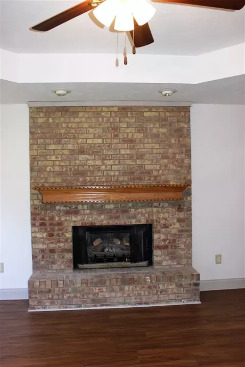 8 Riverview Cv, Byram, MS 39272 photo 2