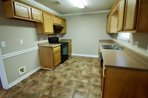 225 Freemyer Dr, Byram, MS 39272 photo 5