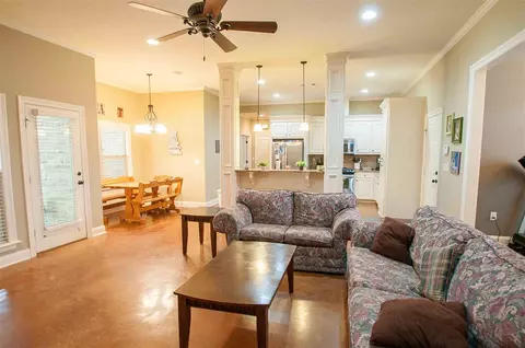 628 Lexington Dr, Florence, MS 39073 photo 7
