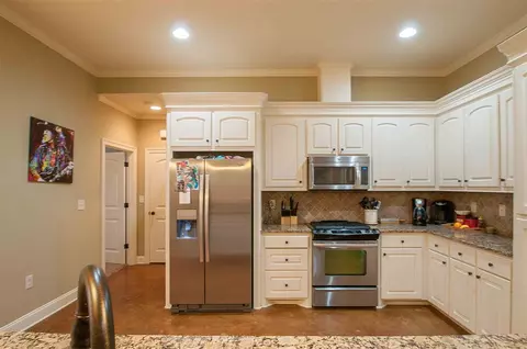 628 Lexington Dr, Florence, MS 39073 photo 9