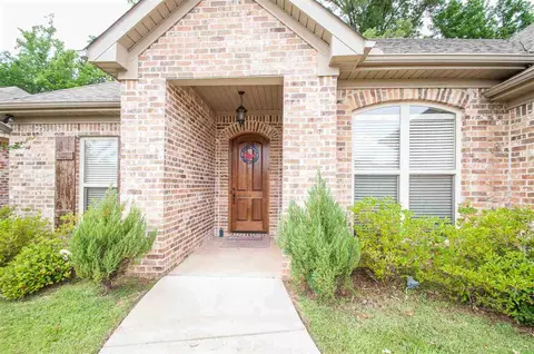 628 Lexington Dr, Florence, MS 39073 photo 3